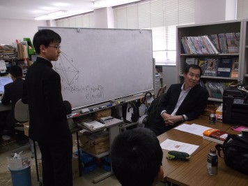 アディヤスレン教授と数学部員